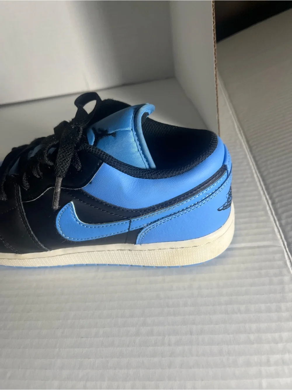 Nike Kids Low Top Sneakers in Black and Light Blue